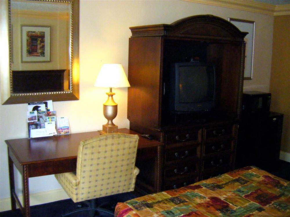 Parkway Inn Birmingham Room photo